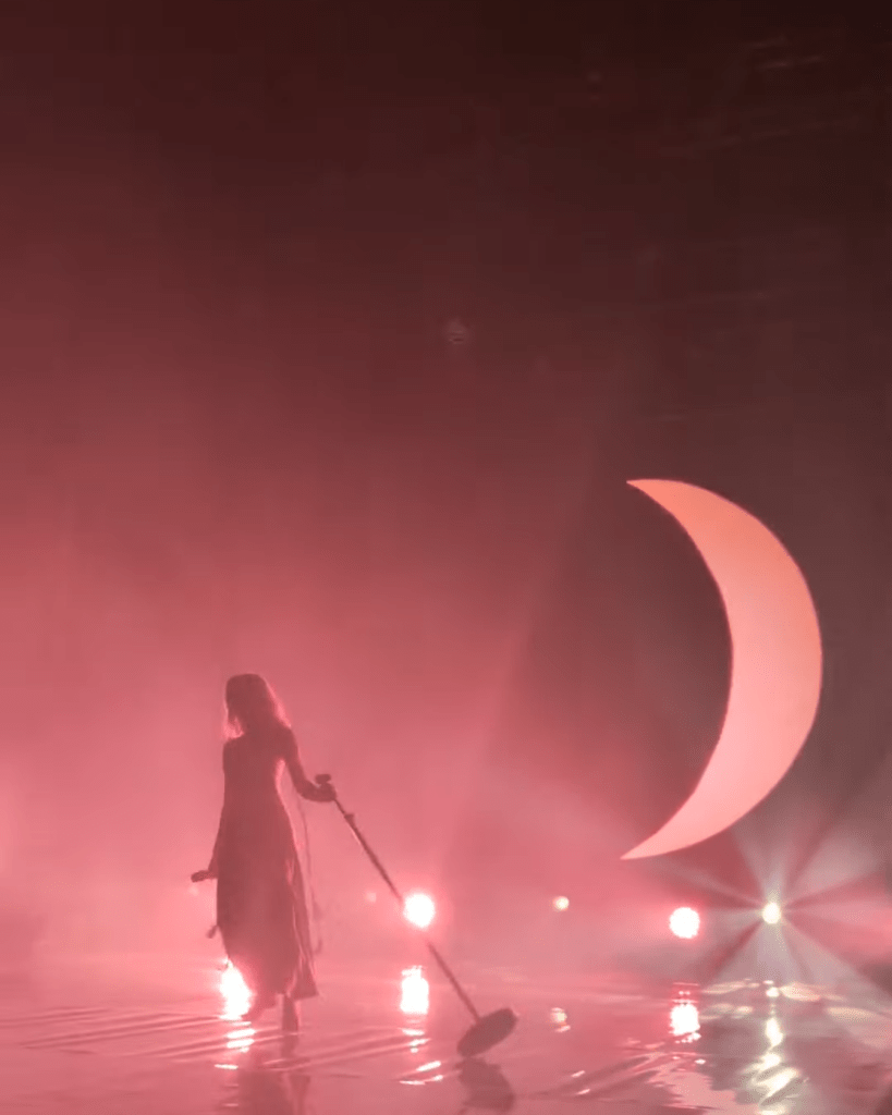 AURORA. Singing A Soul With No King